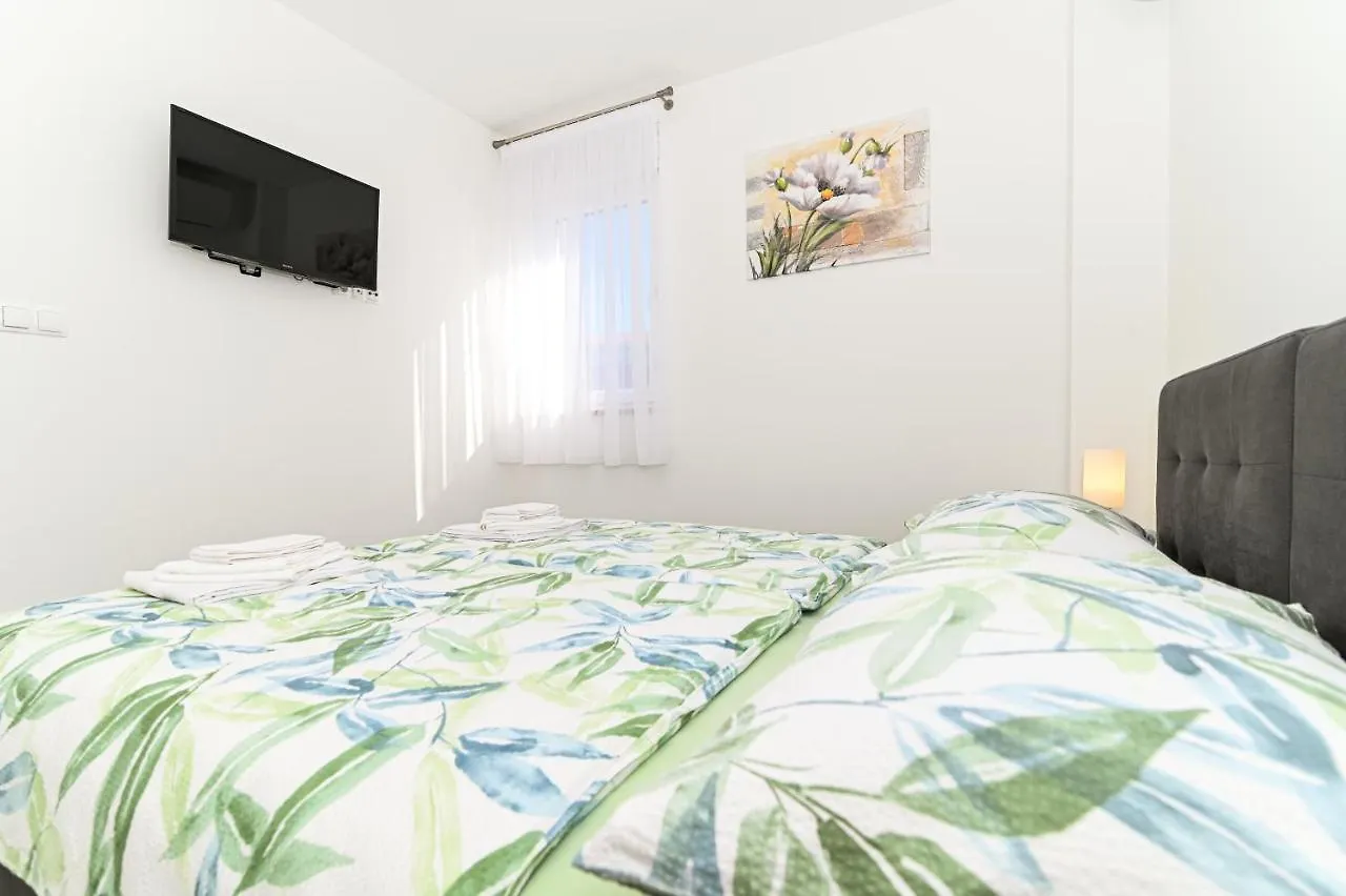 Luxury Apartment With Swimming Pool Ana Trogir 0*,
