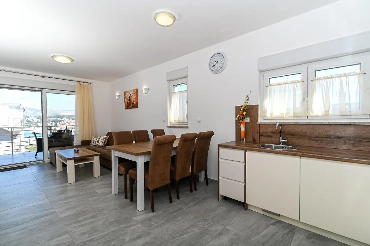 Luxury Apartment With Swimming Pool Ana Trogir