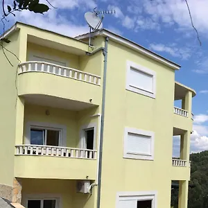 Apartment Wiki, Trogir